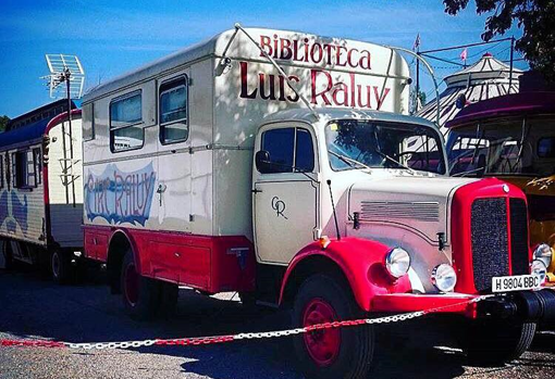 Camión biblioteca de Luis Raluy